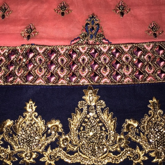 3 pc Asim Jofa fancy suit - Picture 4 of 8